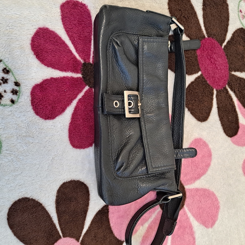 Black shoulder purse